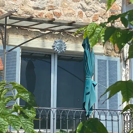 Maison De Vieille Vue